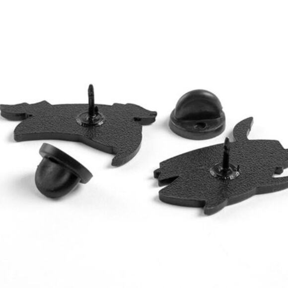 Dungeons & Dragons Dungeon Master Dice Pin Brooch - Picture 3 of 3